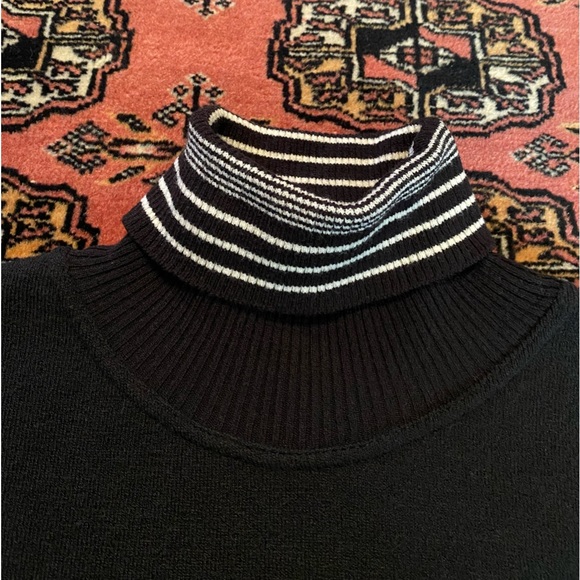 Vintage Versace Turtleneck Short Sleeve Sweater - Picture 5 of 9